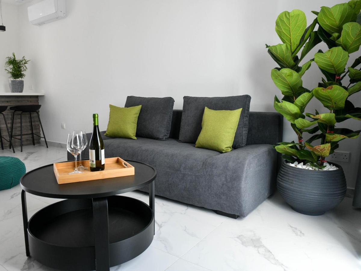 Paphos The Room, Suite 15, Leda Gardens מראה חיצוני תמונה